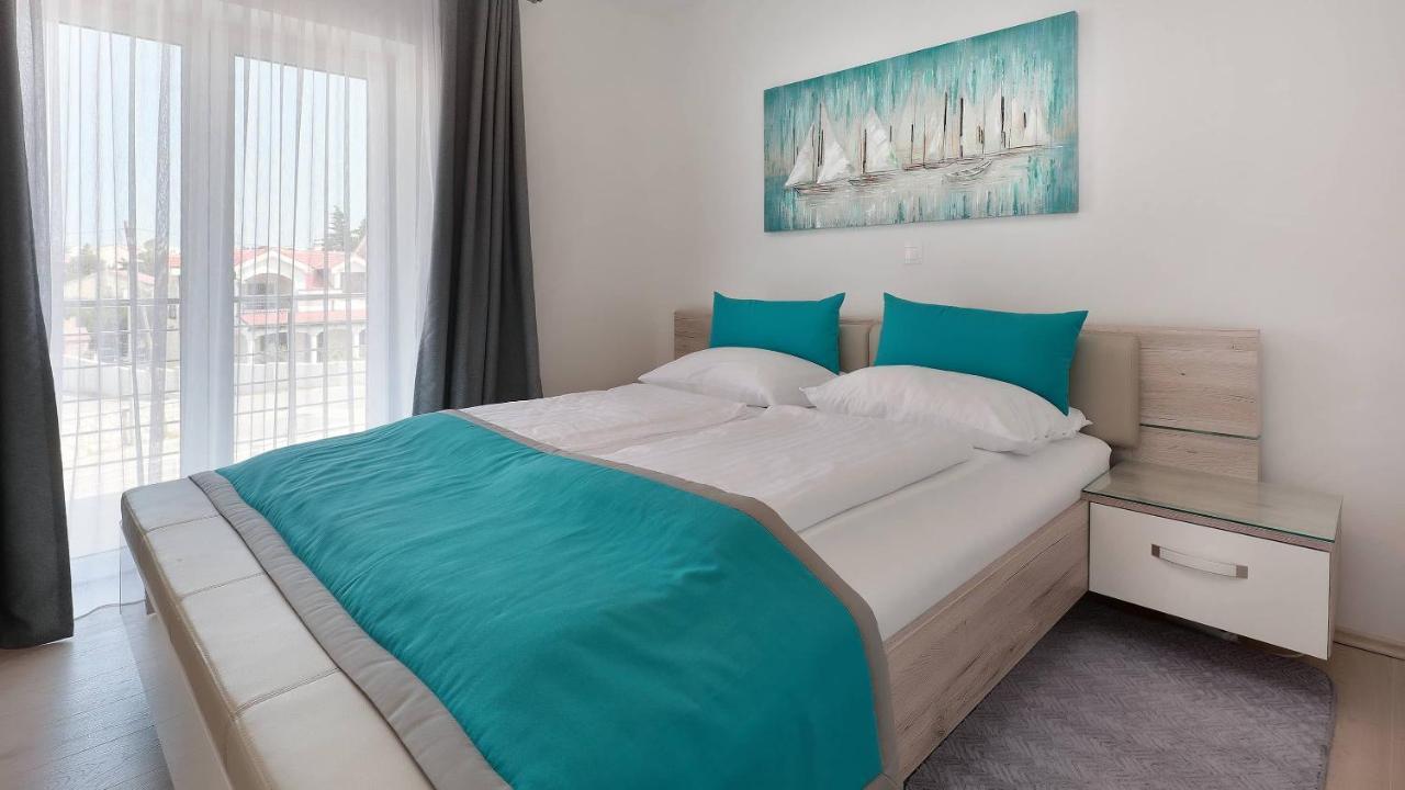 Apartmani "Villa Barbara" Новаля Екстериор снимка