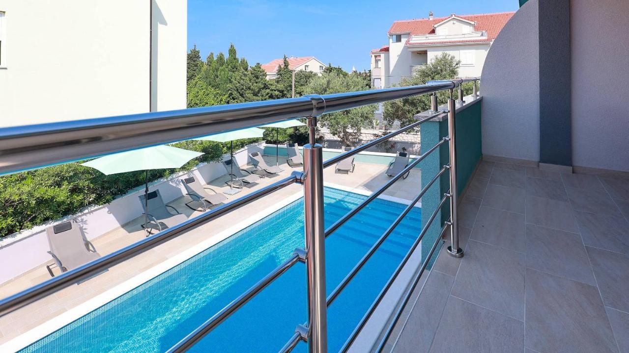Apartmani "Villa Barbara" Новаля Екстериор снимка