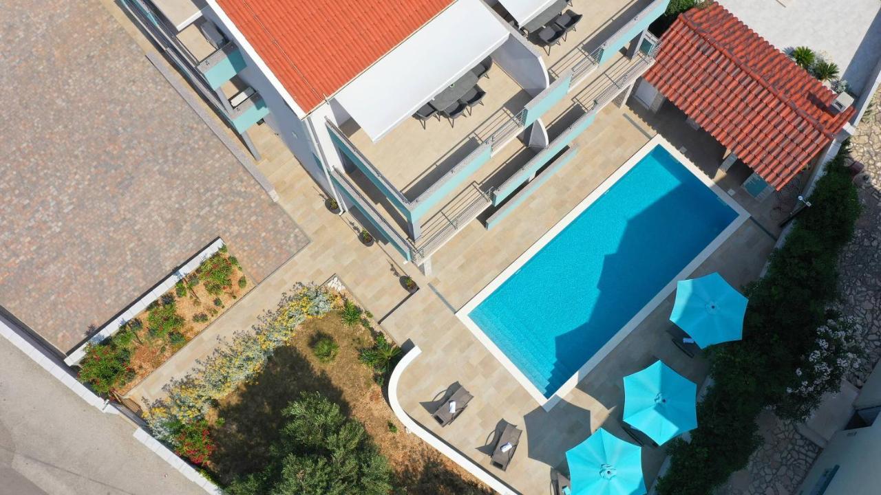 Apartmani "Villa Barbara" Новаля Екстериор снимка
