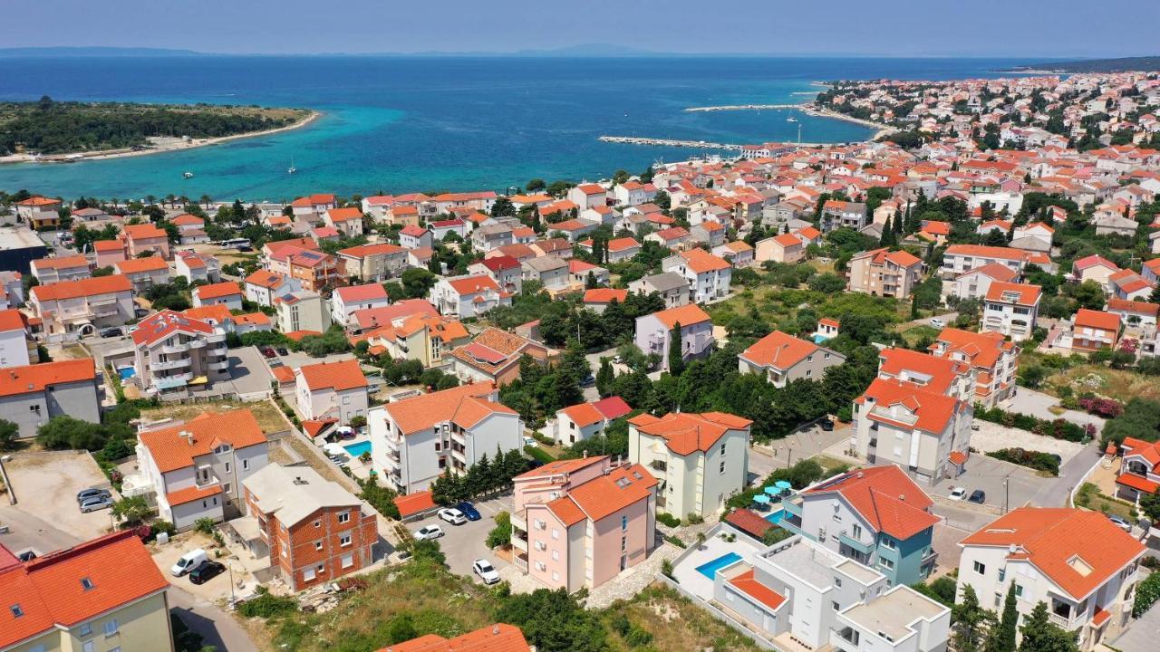 Apartmani "Villa Barbara" Новаля Екстериор снимка