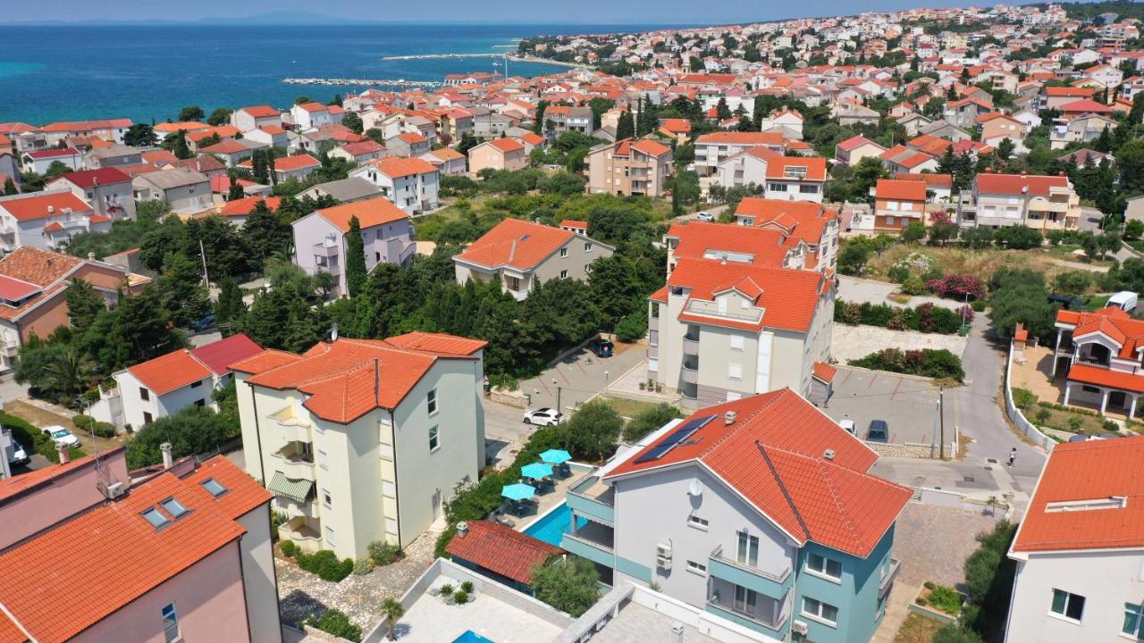 Apartmani "Villa Barbara" Новаля Екстериор снимка