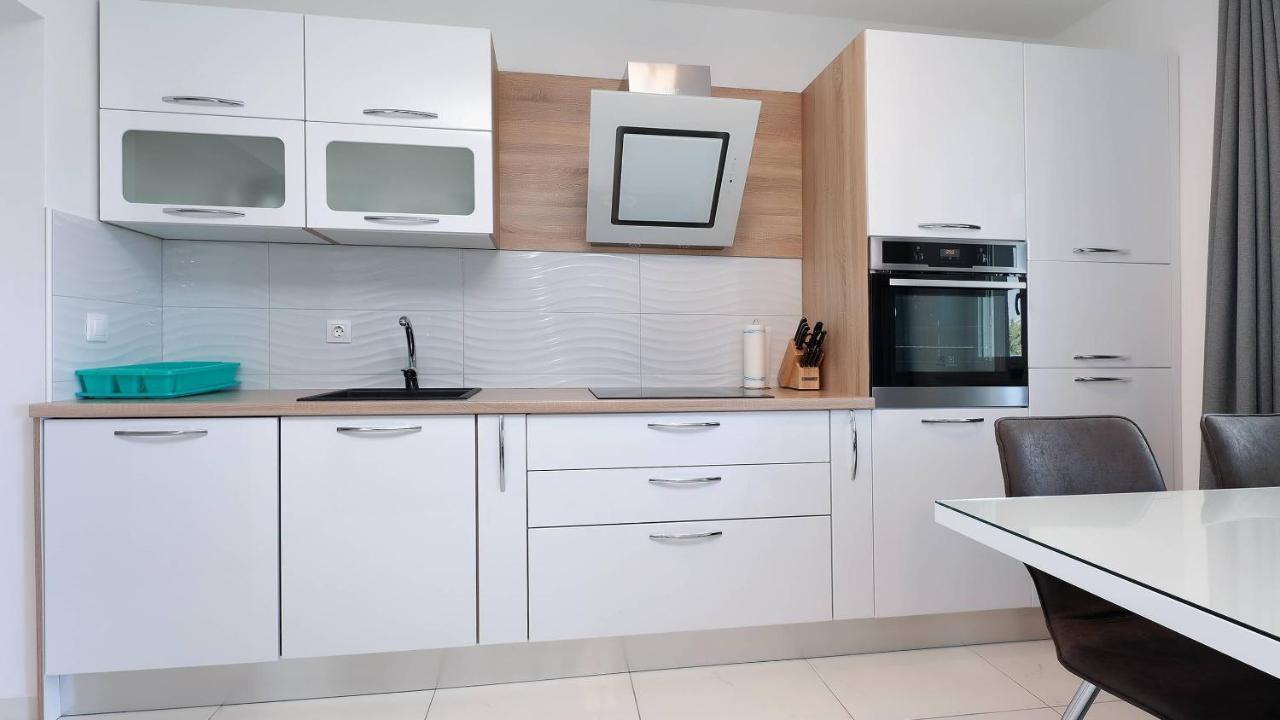 Apartmani "Villa Barbara" Новаля Екстериор снимка
