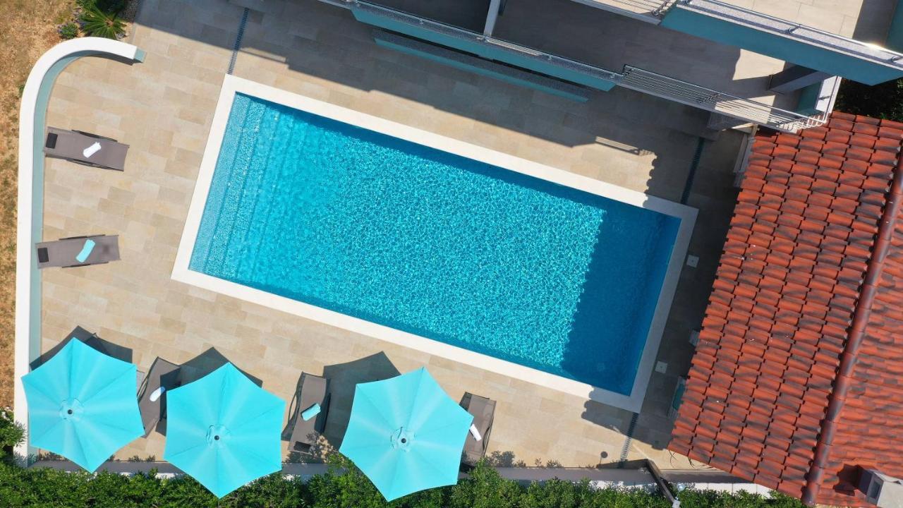 Apartmani "Villa Barbara" Новаля Екстериор снимка