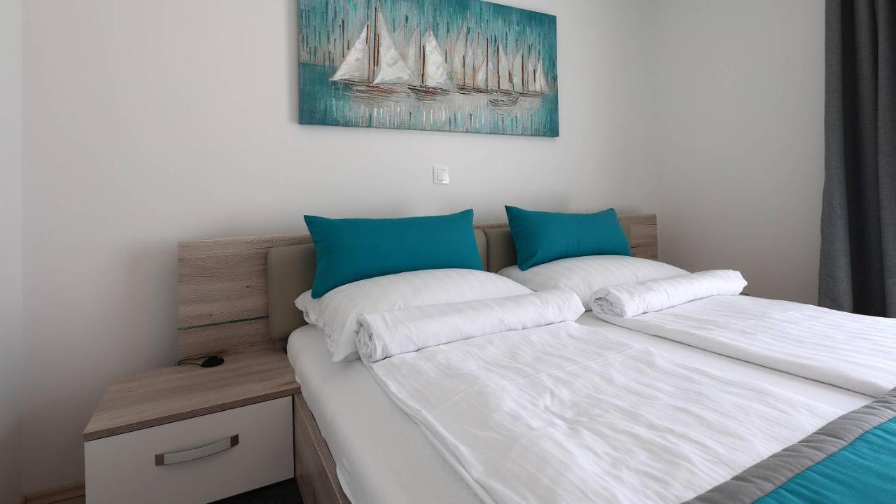 Apartmani "Villa Barbara" Новаля Екстериор снимка