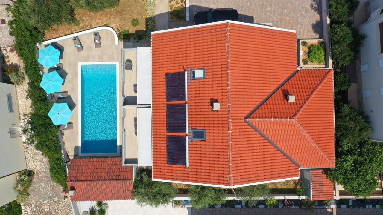 Apartmani "Villa Barbara" Новаля Екстериор снимка