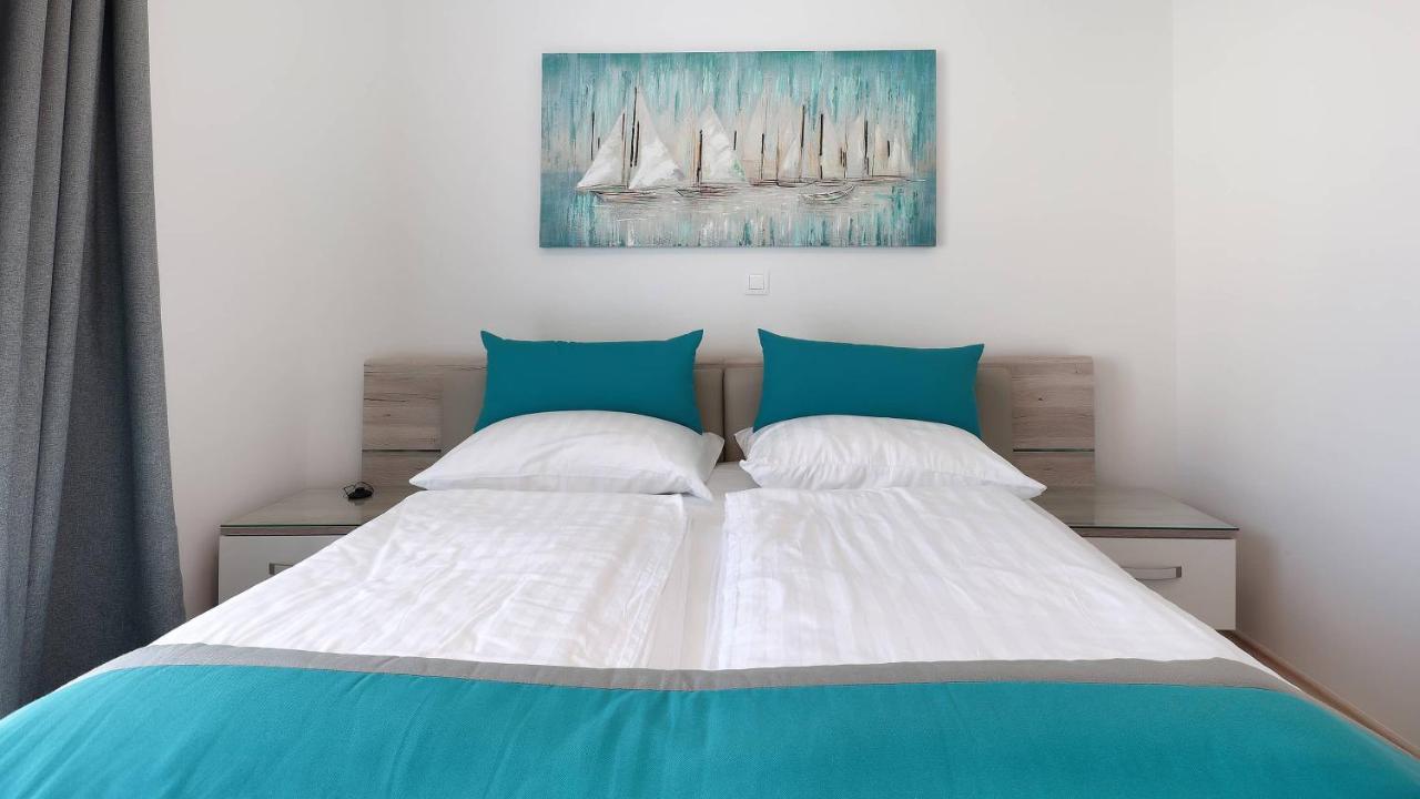 Apartmani "Villa Barbara" Новаля Екстериор снимка