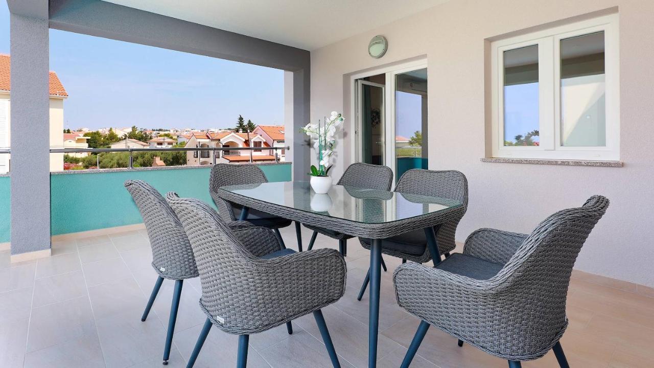 Apartmani "Villa Barbara" Новаля Екстериор снимка