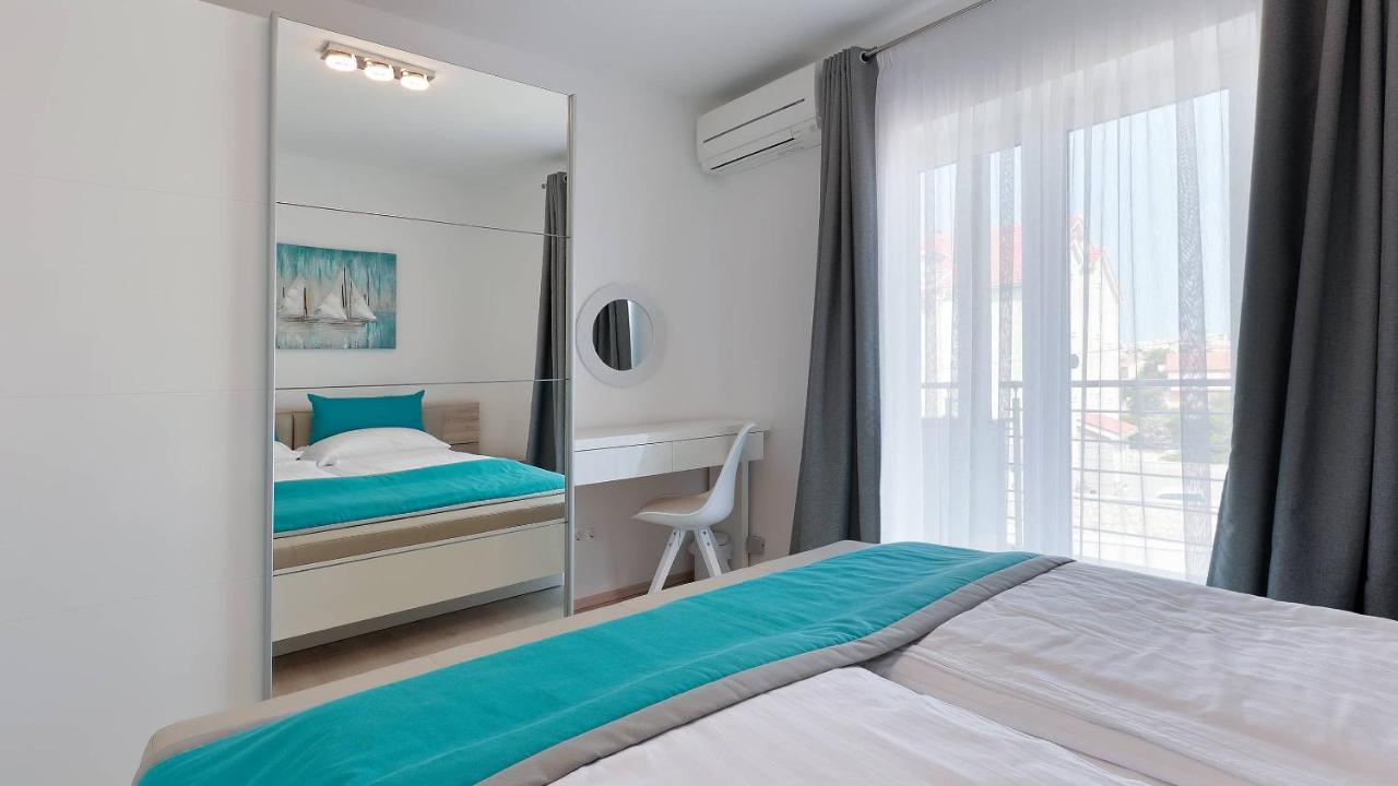 Apartmani "Villa Barbara" Новаля Екстериор снимка