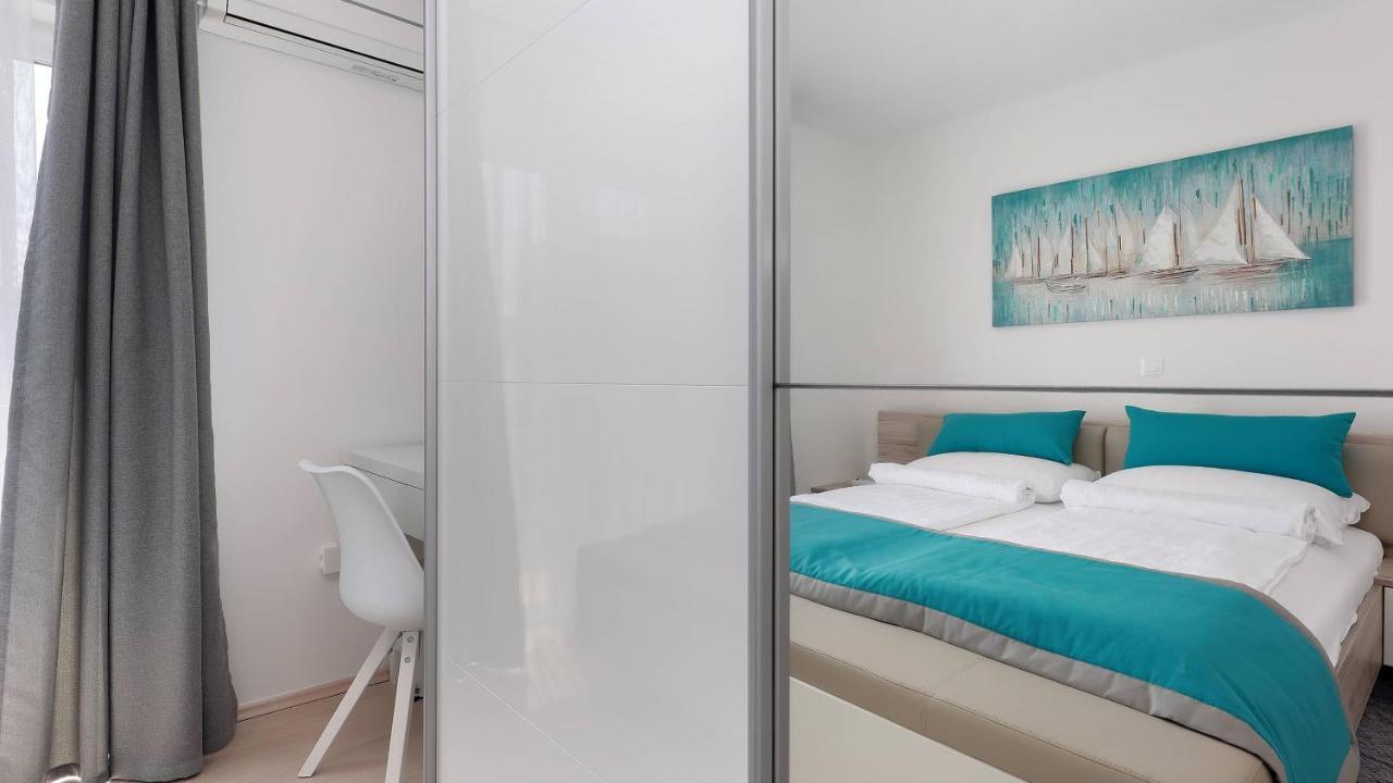 Apartmani "Villa Barbara" Новаля Екстериор снимка