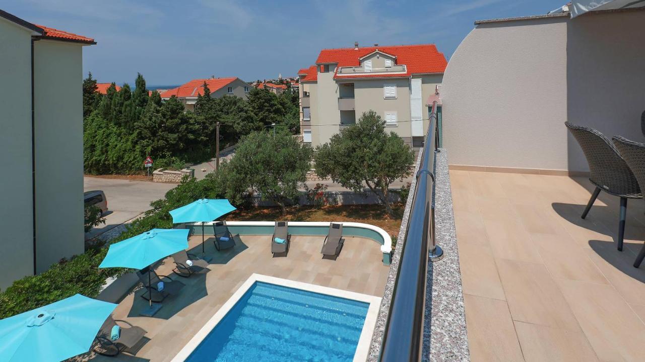 Apartmani "Villa Barbara" Новаля Екстериор снимка