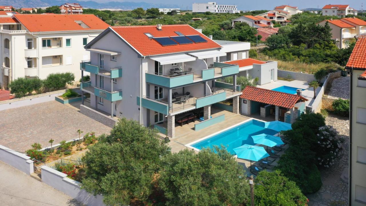 Apartmani "Villa Barbara" Новаля Екстериор снимка