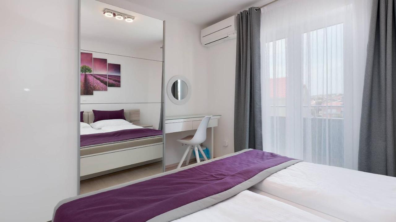 Apartmani "Villa Barbara" Новаля Екстериор снимка