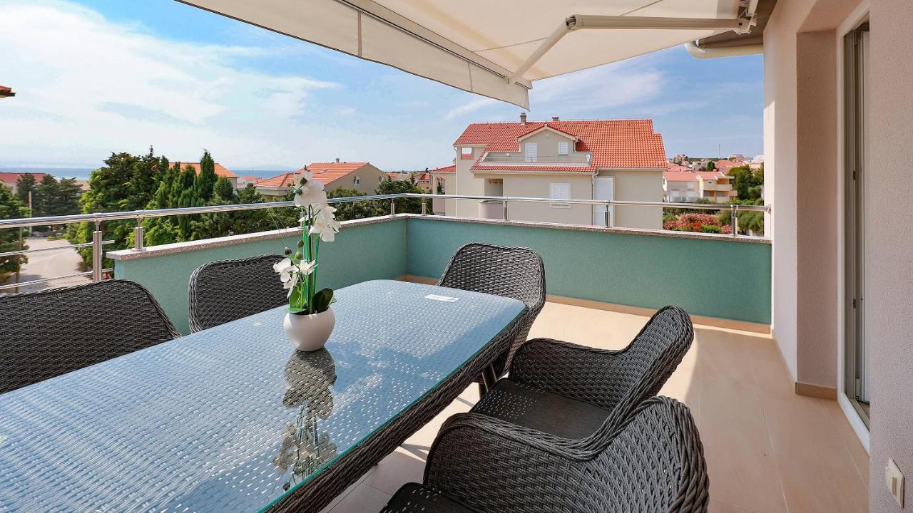 Apartmani "Villa Barbara" Новаля Екстериор снимка